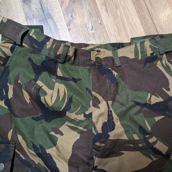 Almost new British woodland camo pants - Picture 3 of 4